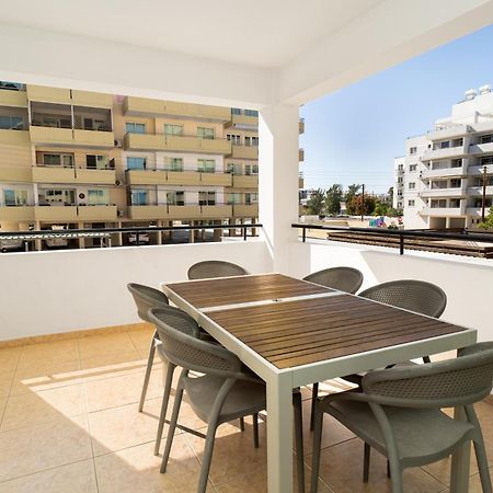 Olivia Mackenzie 2 Bedroom Flat With Pool Larnaca Exteriér fotografie
